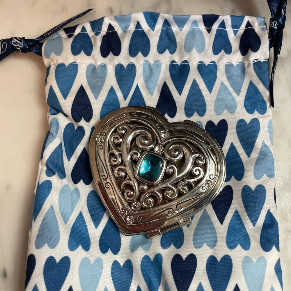 NWOT-Brighton Silver Heart Compact with Blue Accents